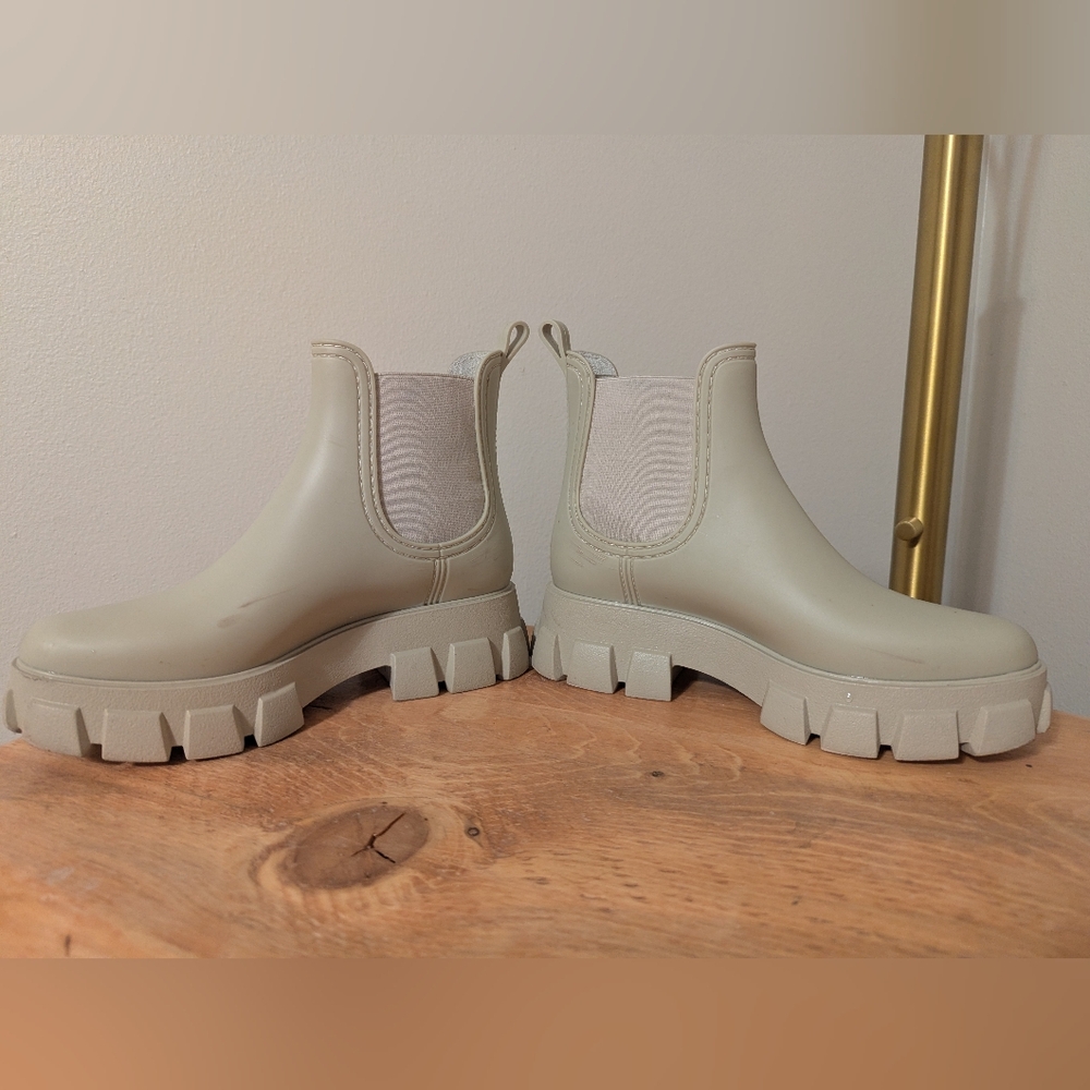 Jeffrey Campbell Platform Lug Sole Chelsea Rain Boot - Picture 2 of 7